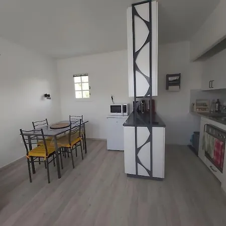 2 A 4 Personnes Proche De La Apartman