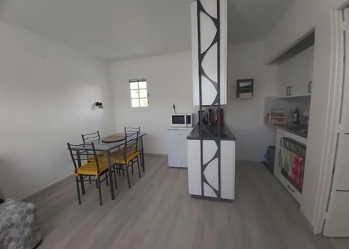 2 A 4 Personnes Proche De La Apartman