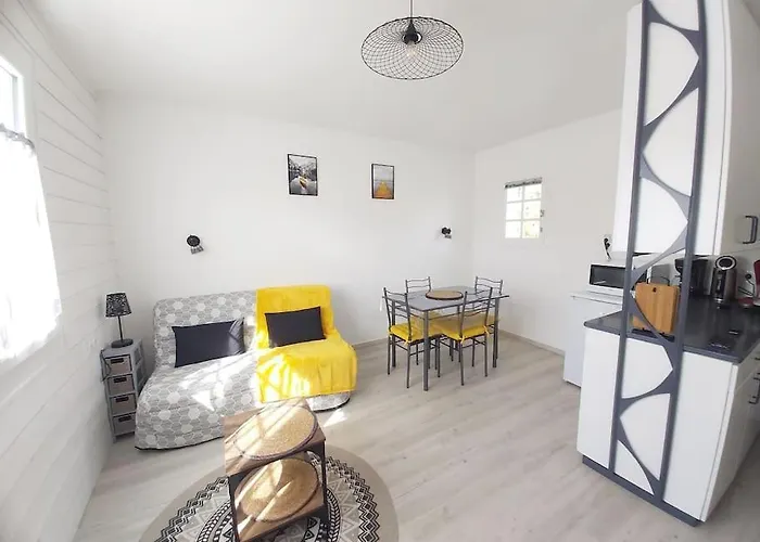 2 A 4 Personnes Proche De La Apartman *